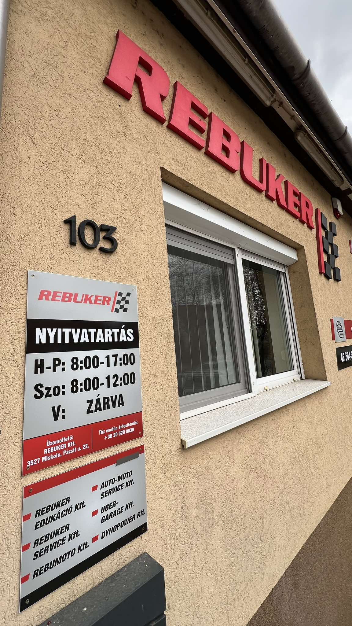 Rebuker homlokzati 3D-s elemek