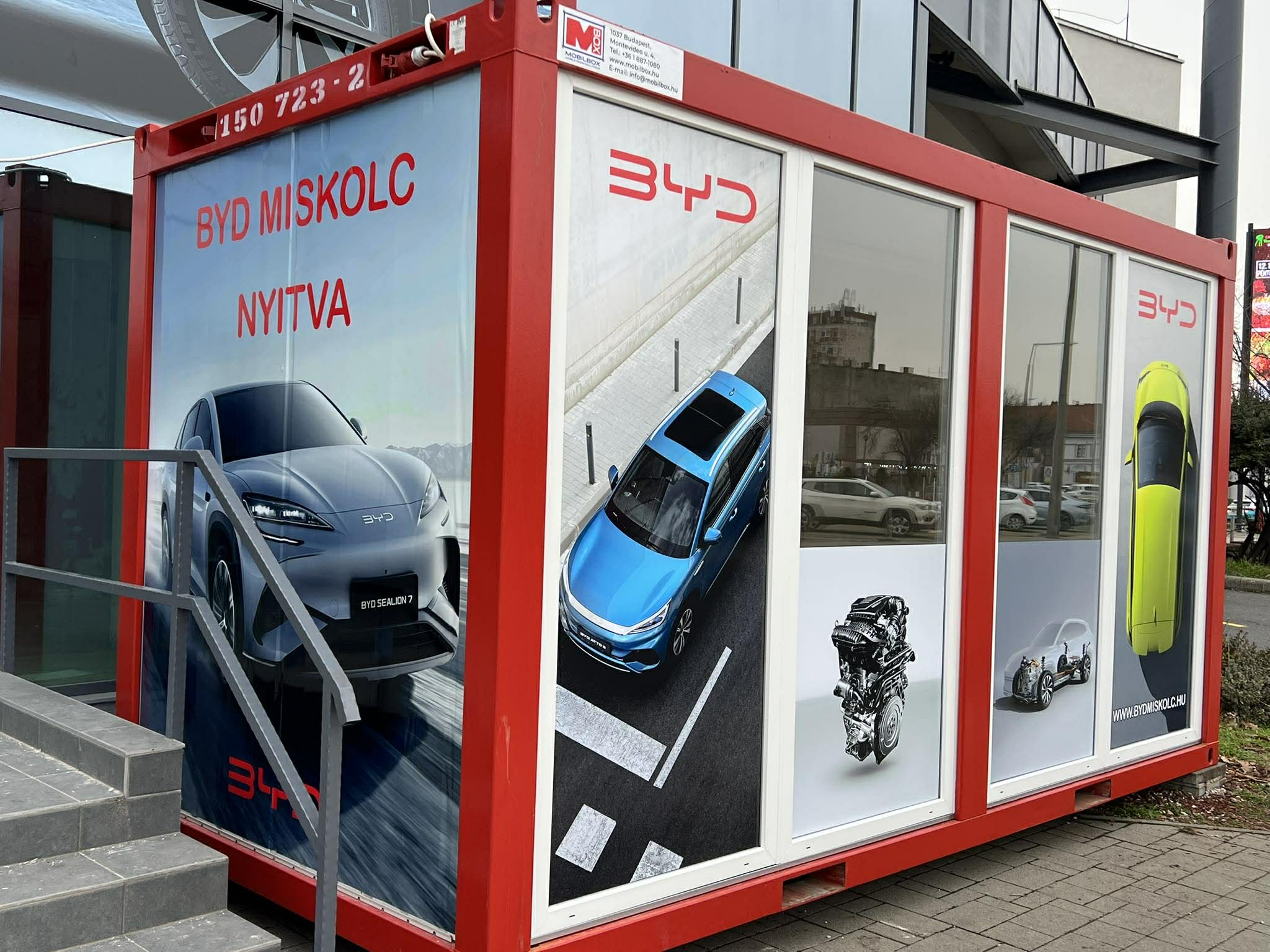 BYD konténerépület fóliázás