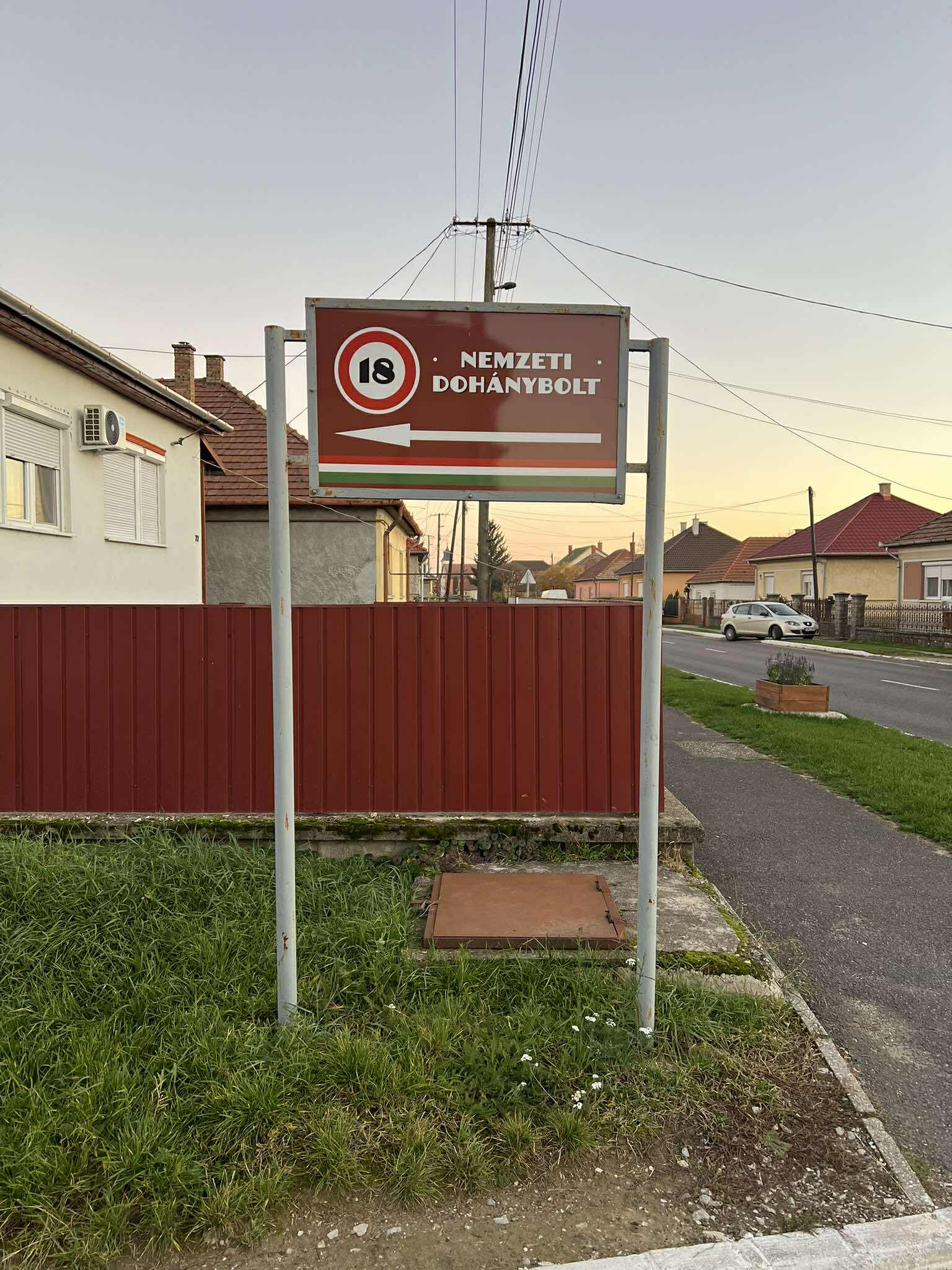 Nemzeti Dohánybolt kisméretű reklámtábla
